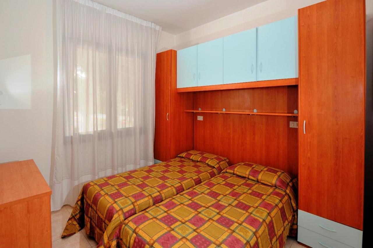 Amazing Villa With Private Garden In Bibione Esterno foto