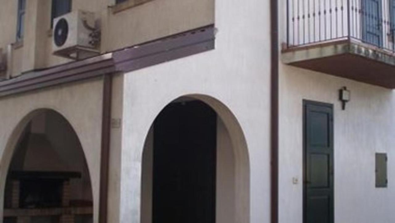 Amazing Villa With Private Garden In Bibione Esterno foto