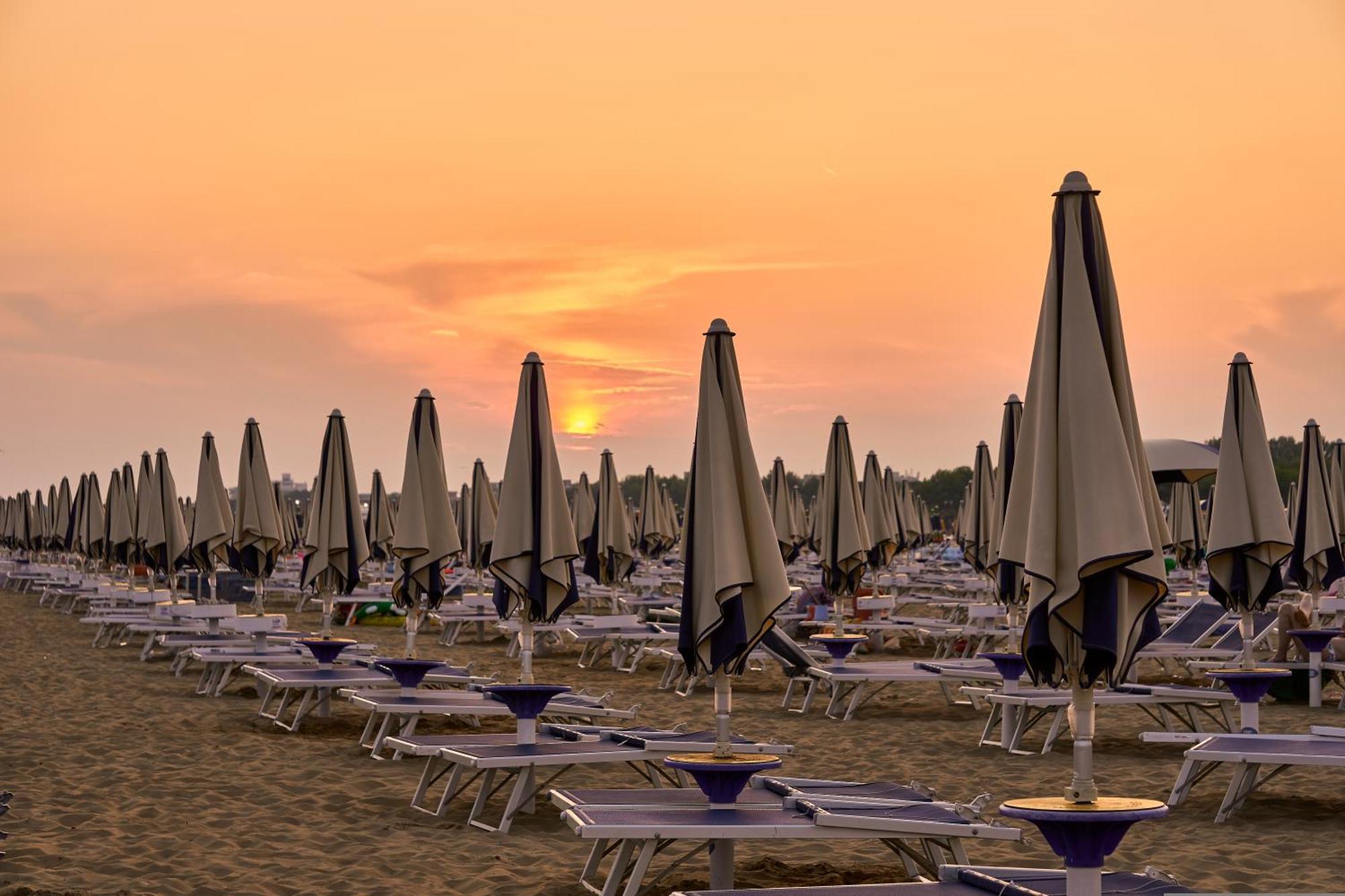 Amazing Villa With Private Garden In Bibione Esterno foto